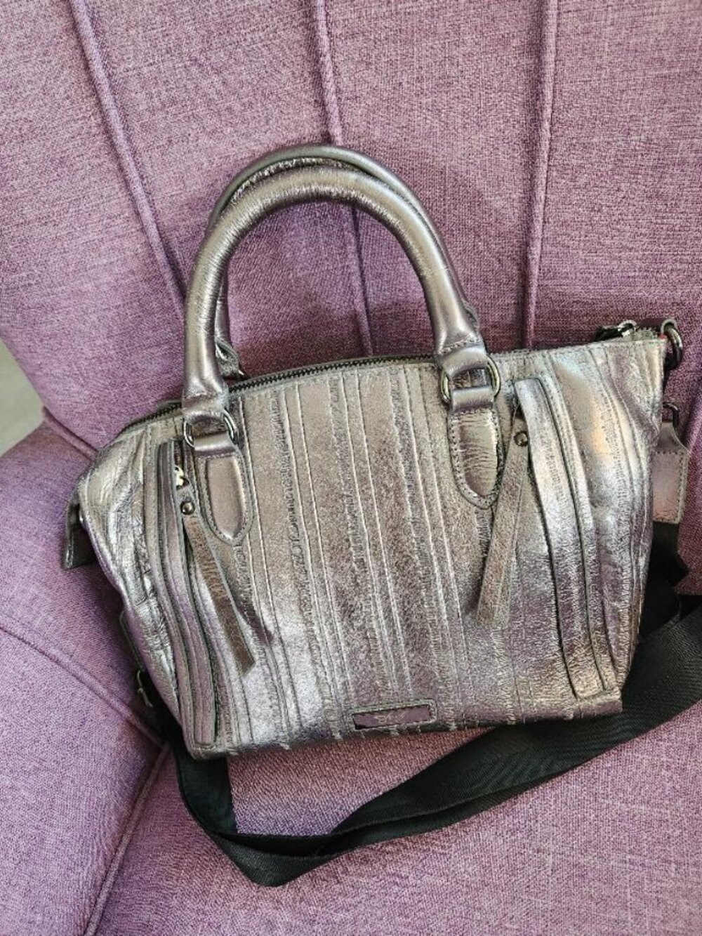 Silver Leather Lion Head Handbag - Picture 3 of 4